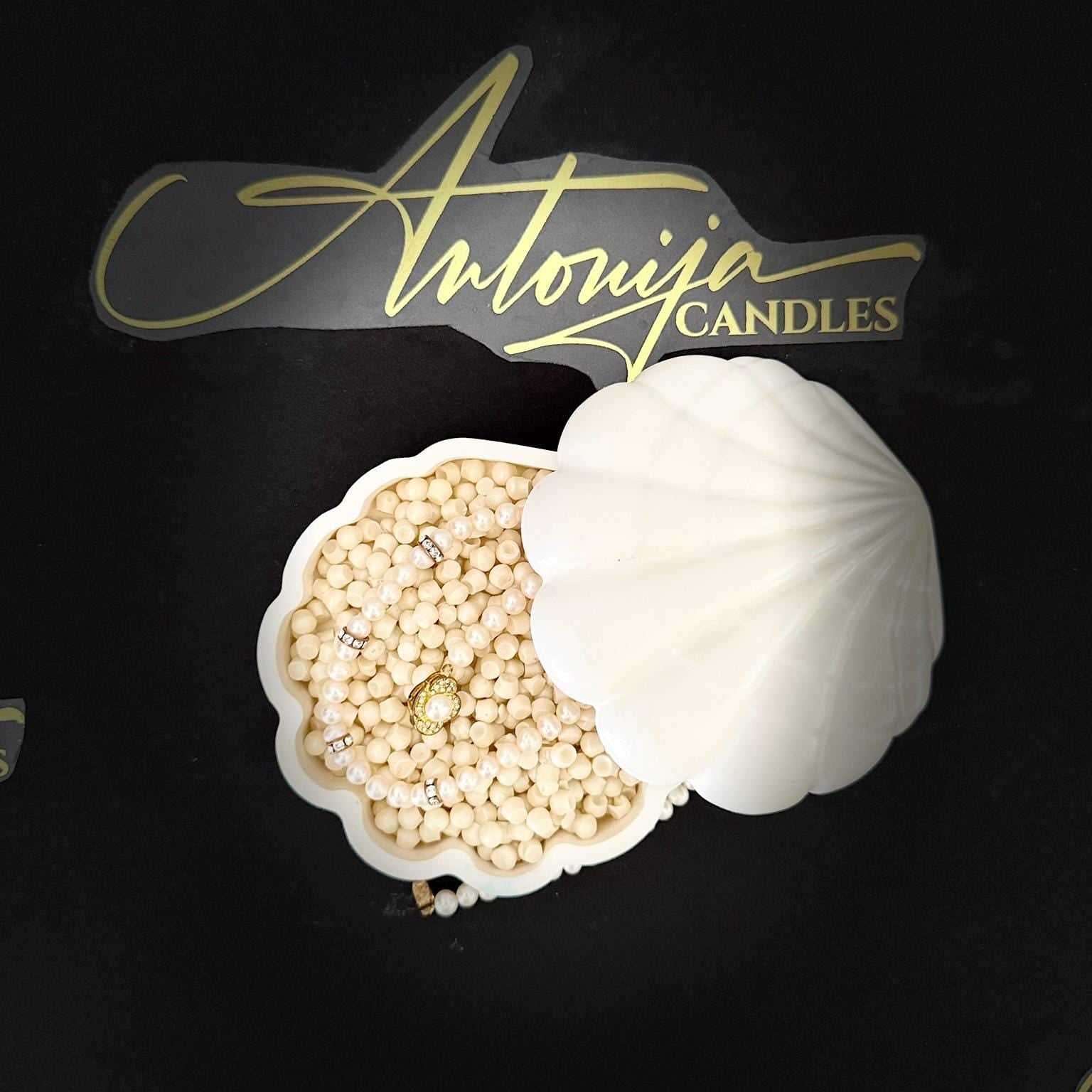 PEARLS - Shaped Beeswax Melts in a Seashell Resin Storage Box
