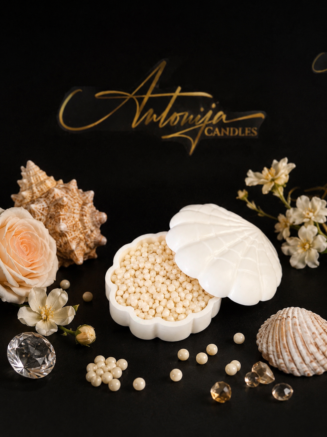 PEARLS - Shaped Beeswax Melts in a Seashell Resin Storage Box